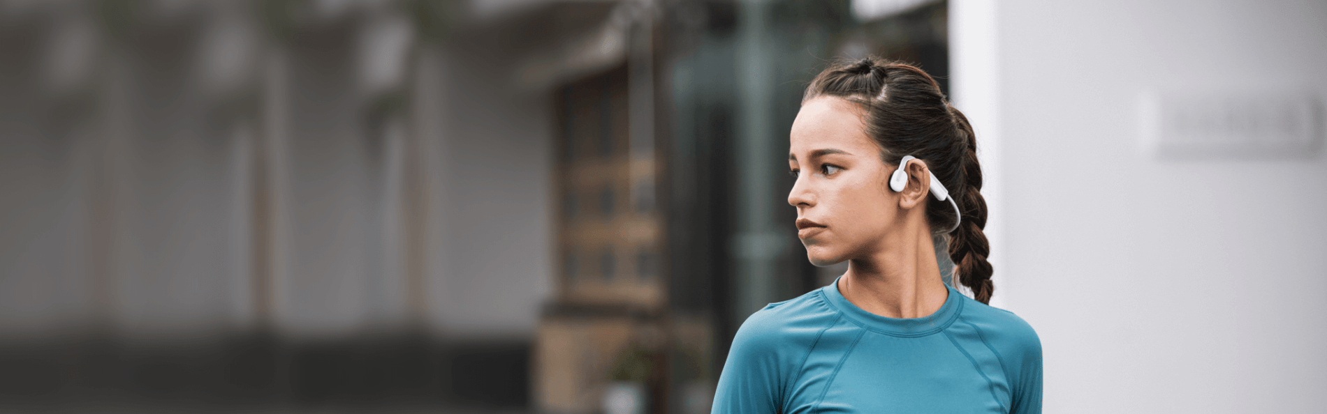 Secure Fit
Unlike traditional headphones that move and fall out during use, our titanium band ensures a snug, secure fit.