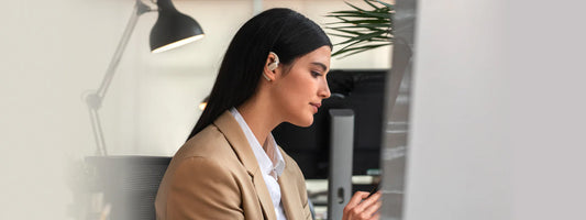 Can You Use Bluetooth Headphones On a Plane?